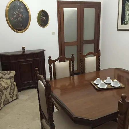Interno 7 * ليتشي